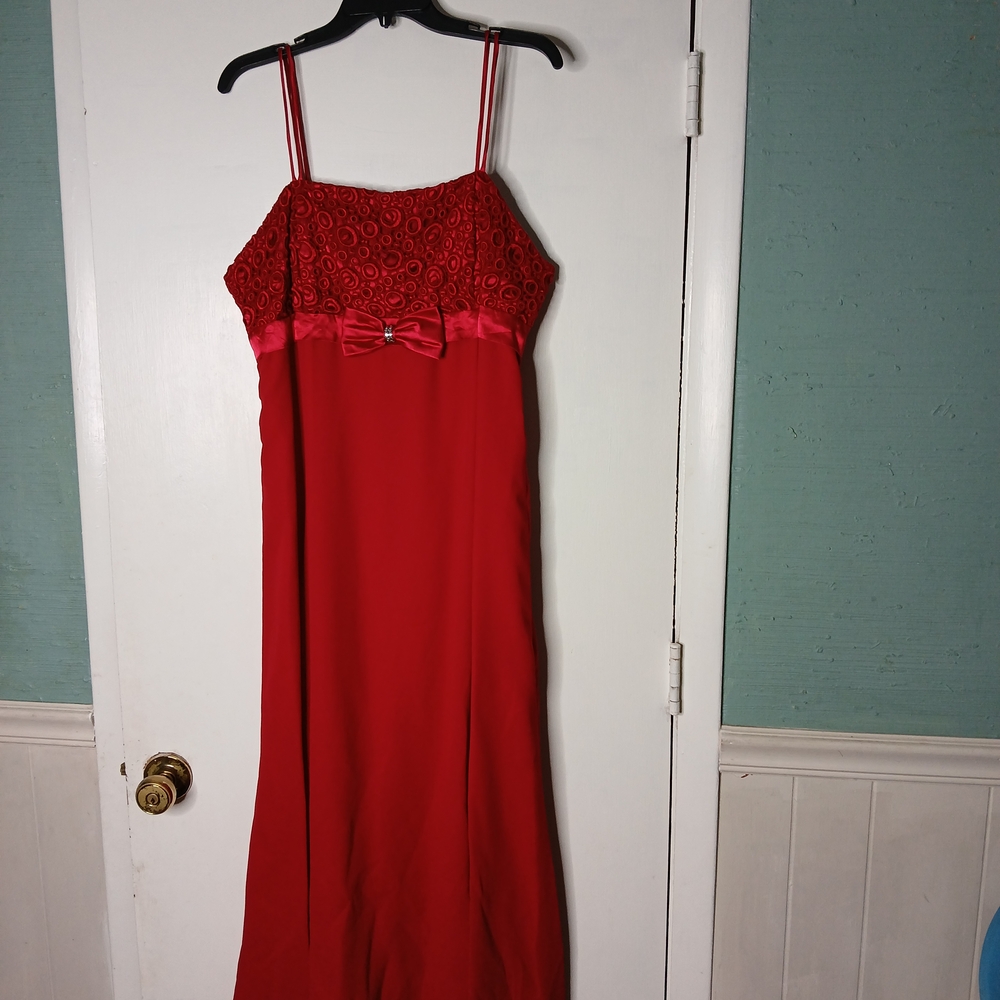 Vintage Aspeed Red Wedding Dress with Bow Detail